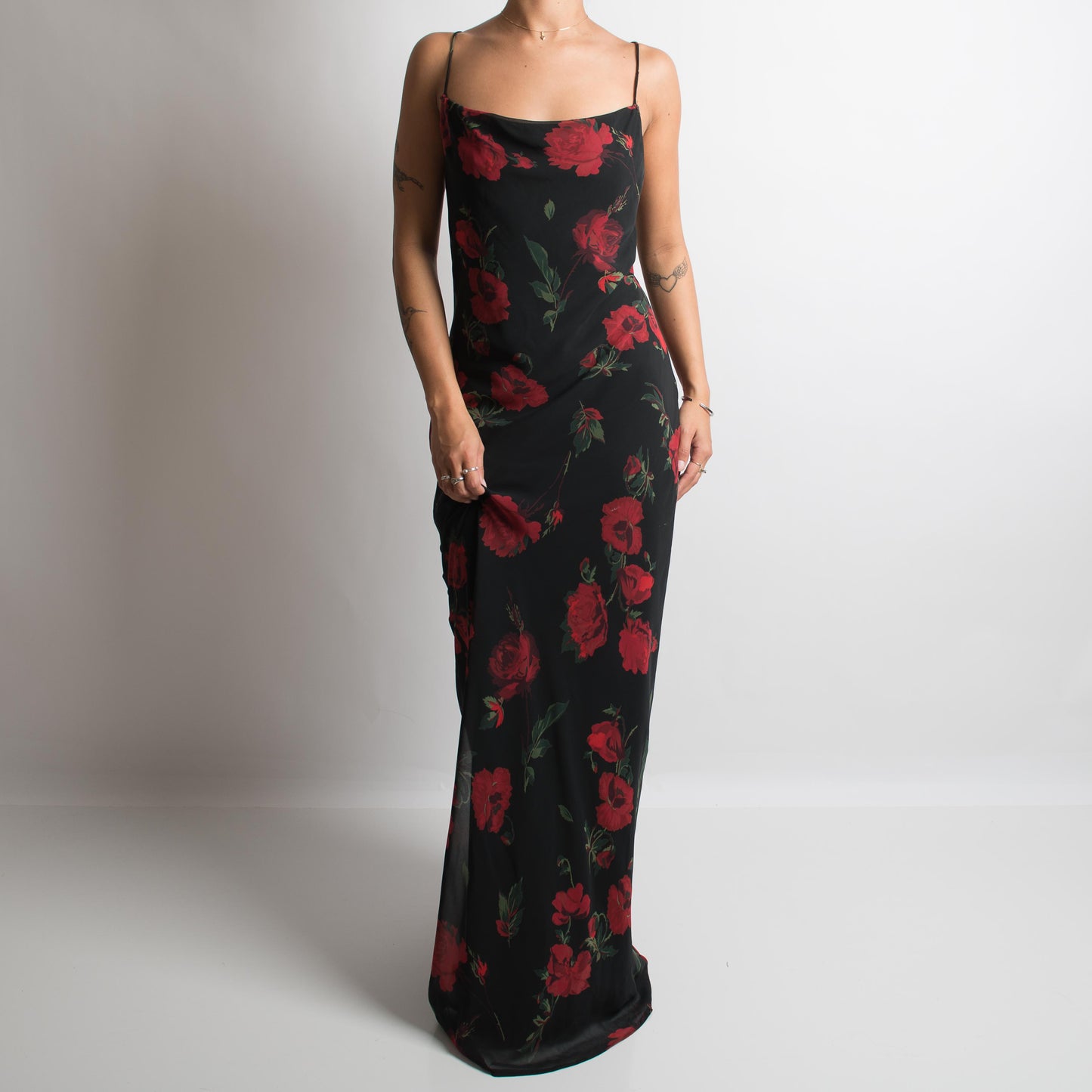 ROBE NOIRE À FLEURS