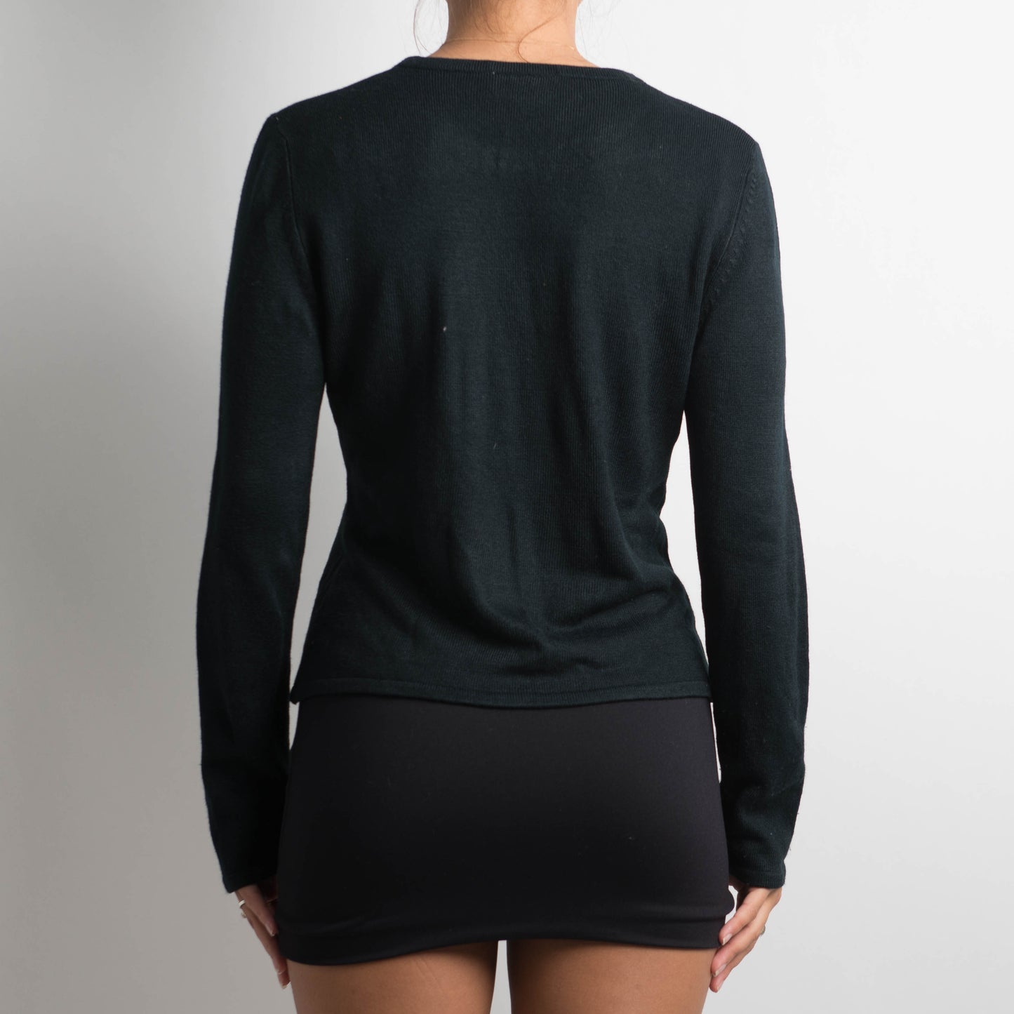 BLACK KNIT LONG SLEEVE