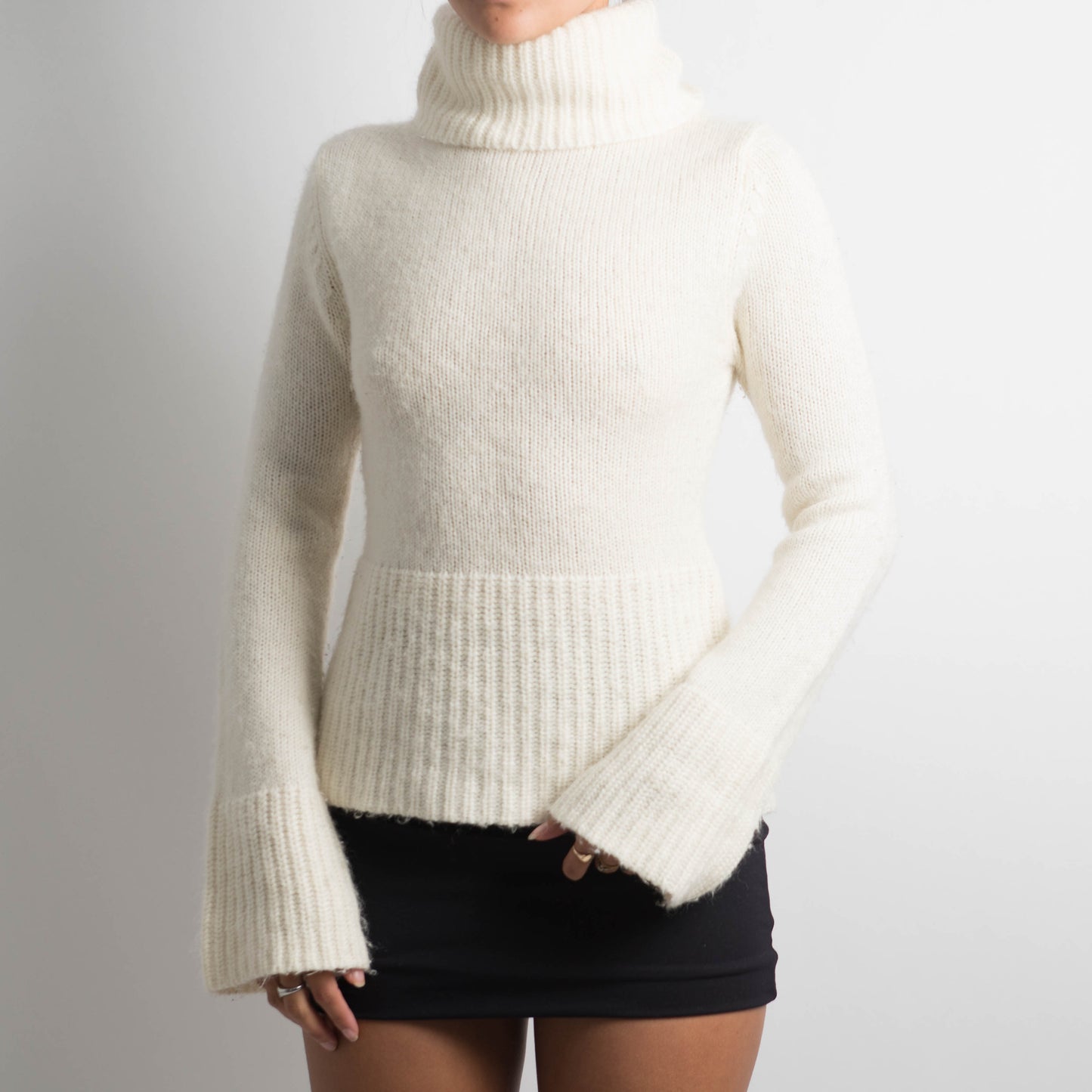 CREAM WOOL TURTLENECK KNIT