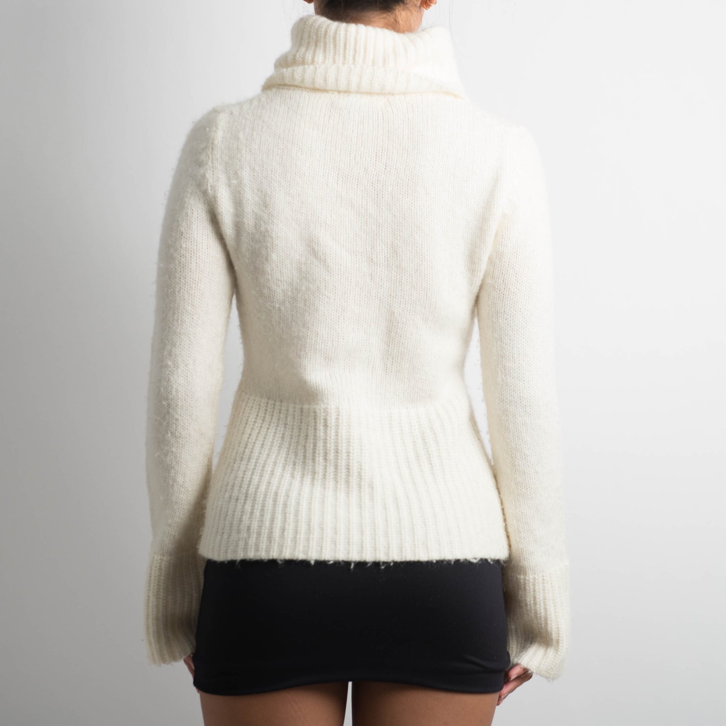 CREAM WOOL TURTLENECK KNIT