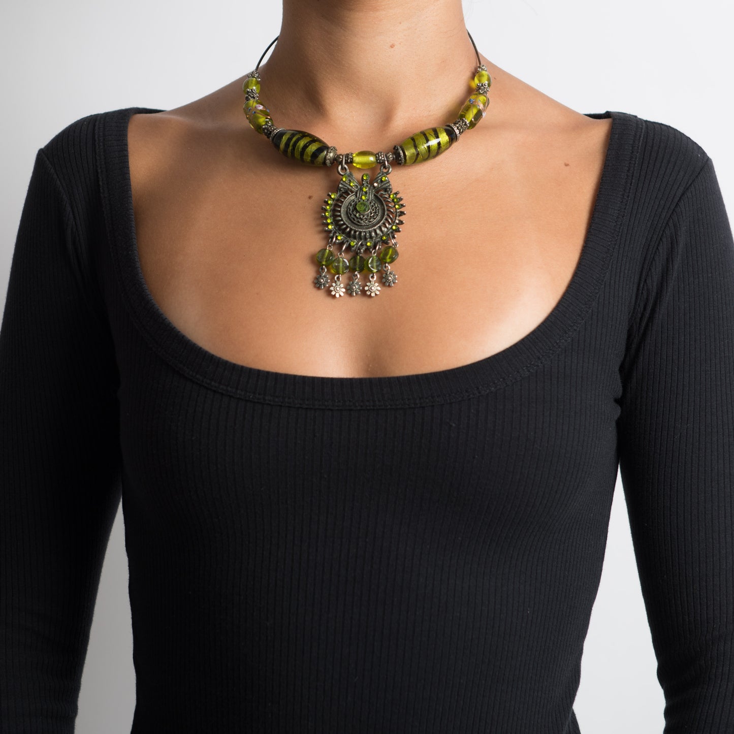 GREEN STATEMENT NECKLACE