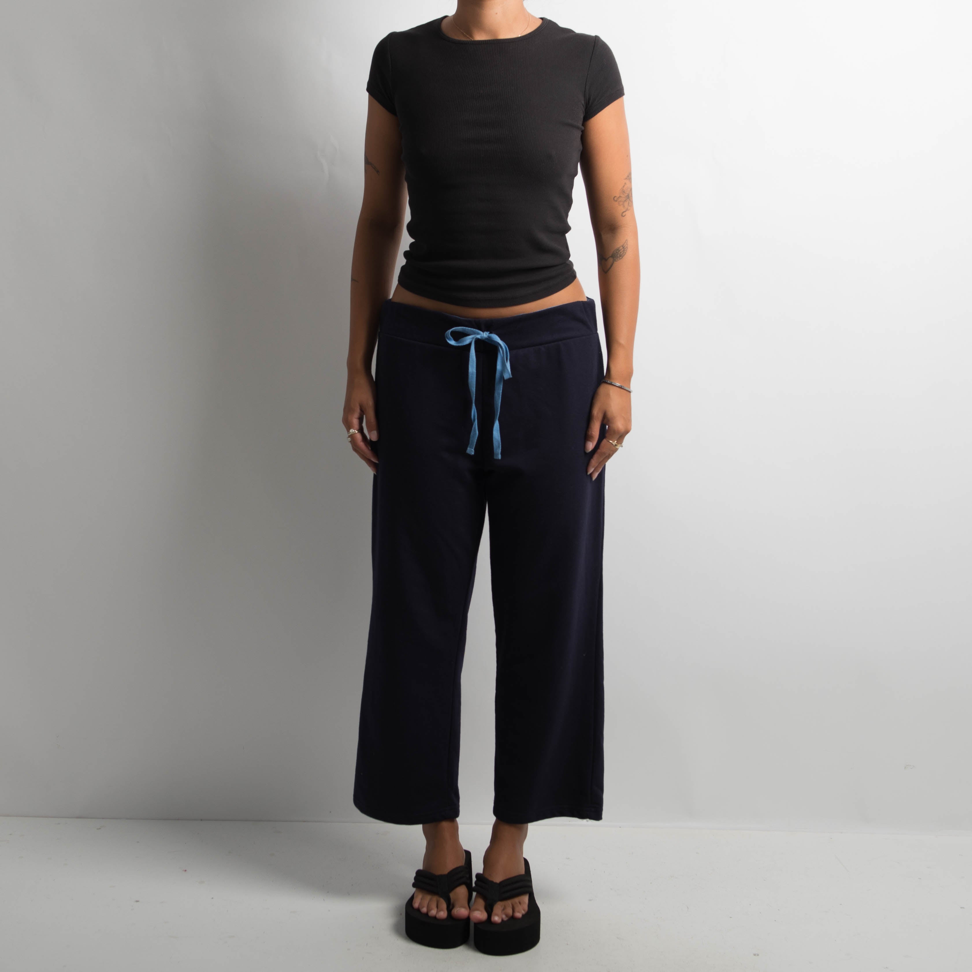 NAVY DRAWSTRING SWEATPANTS