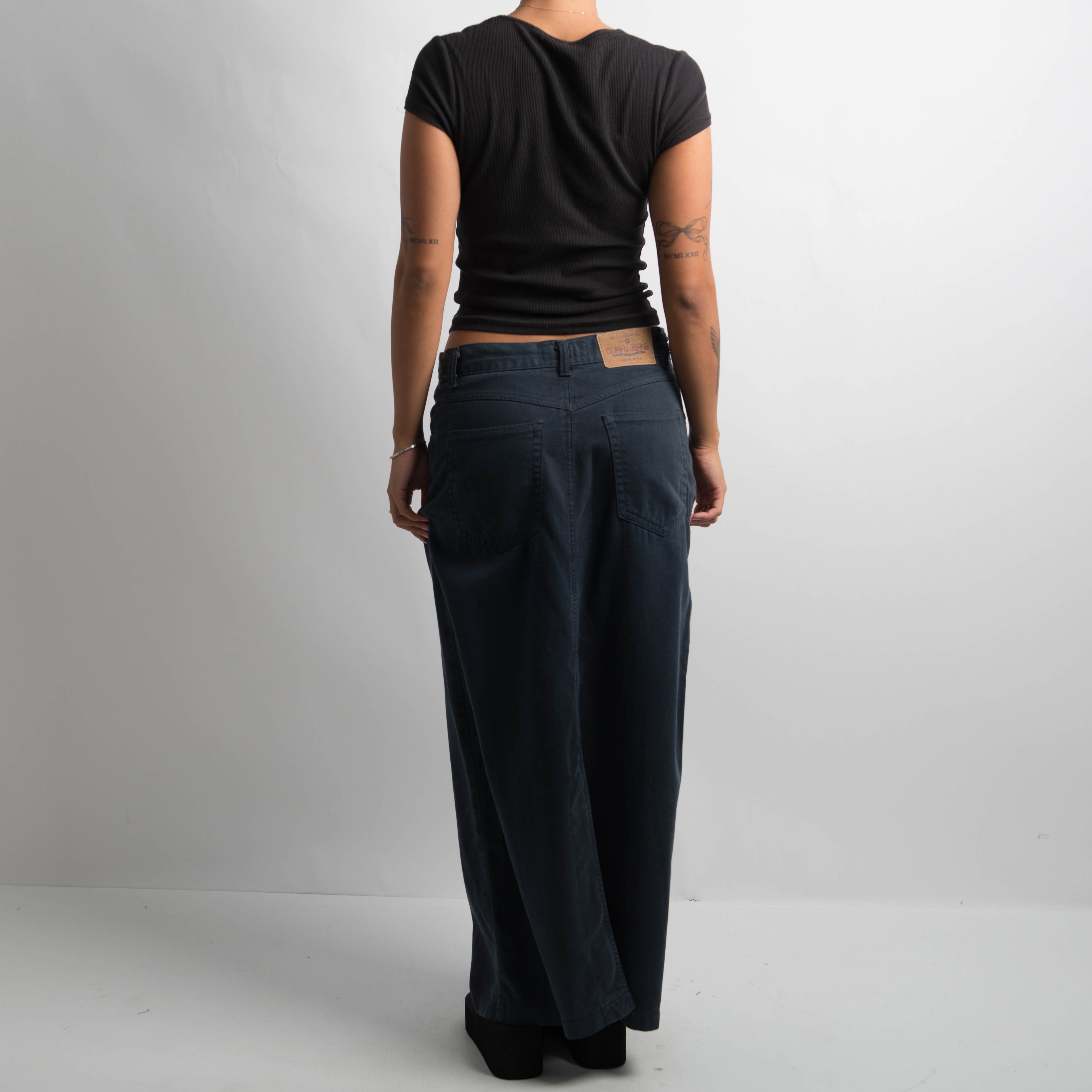 NAVY BUTTON MAXI SKIRT