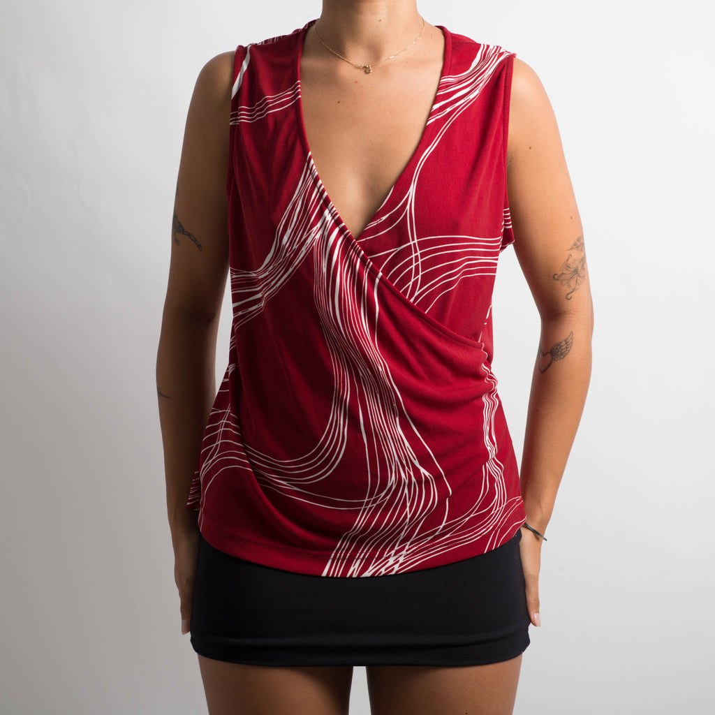 RED SLEEVELESS TOP