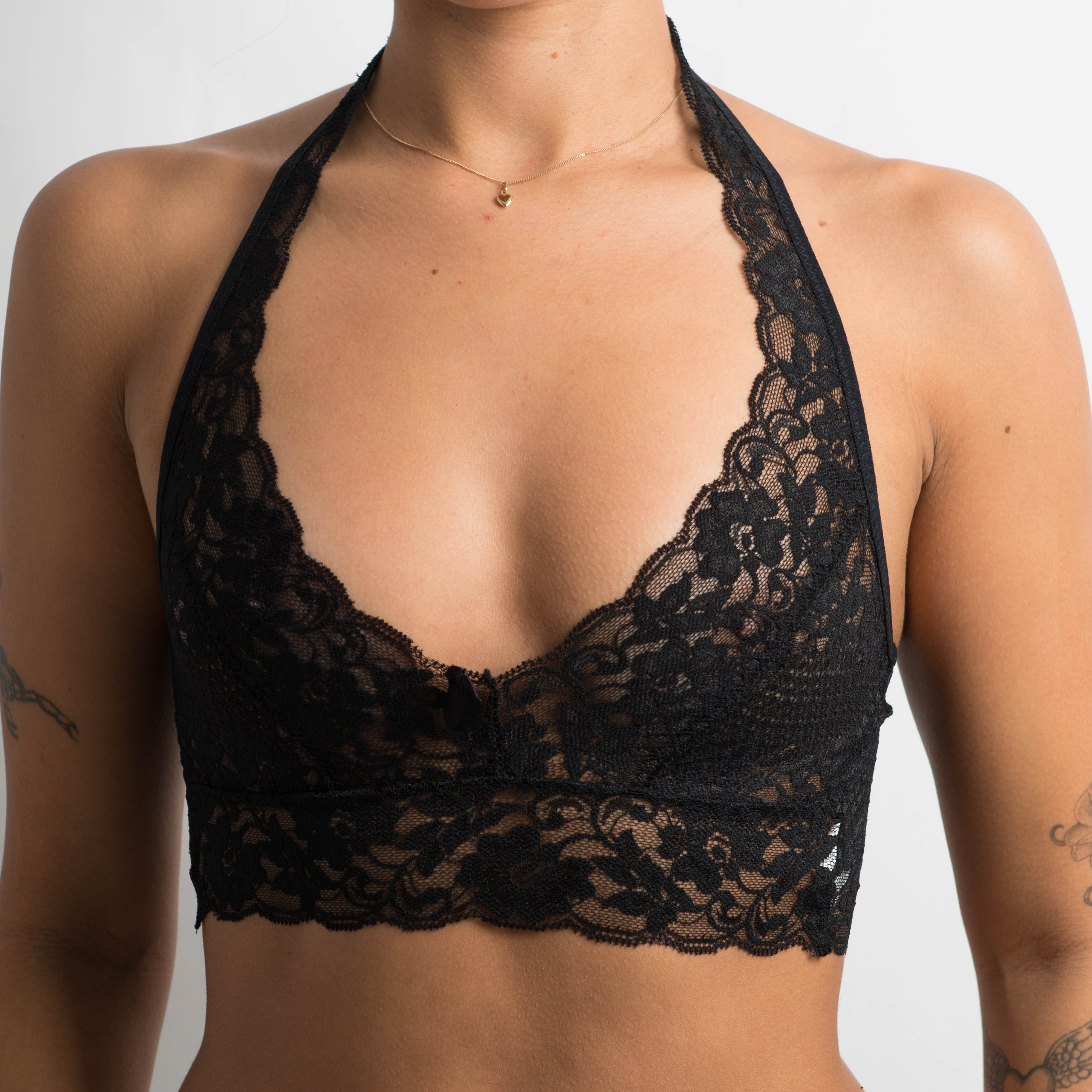 BLACK LACE BRALETTE