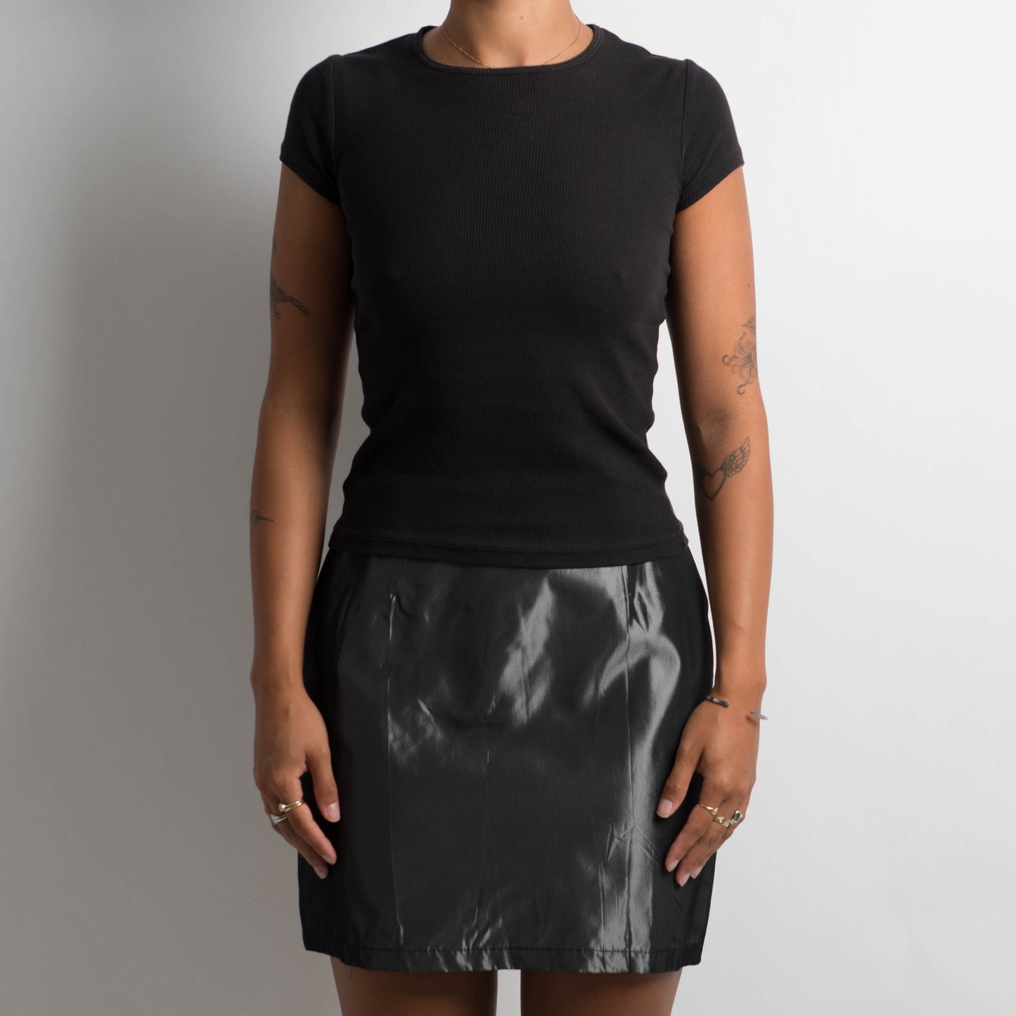 GREY METALLIC MINI SKIRT