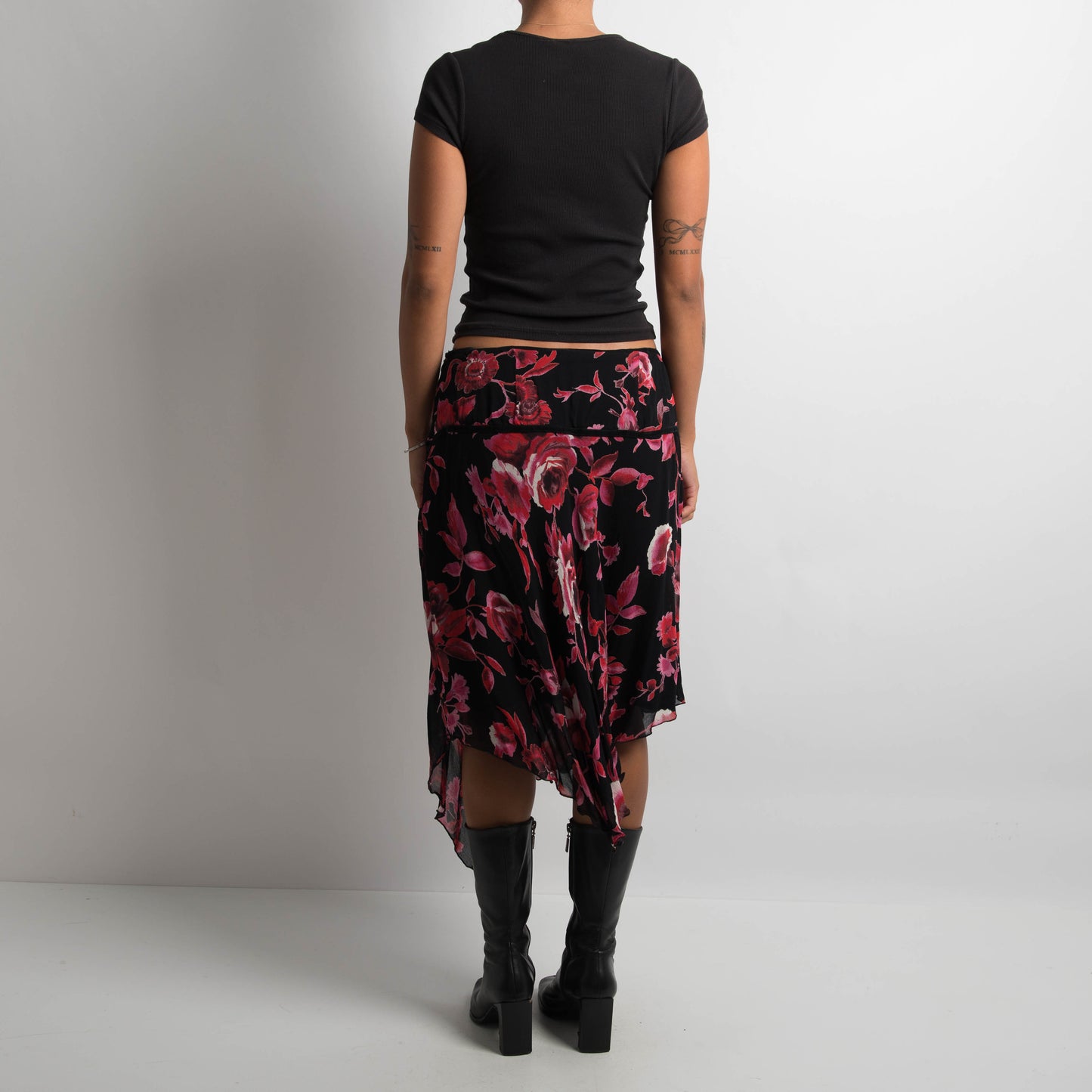 RED FLORAL ASYMMETRIC SKIRT