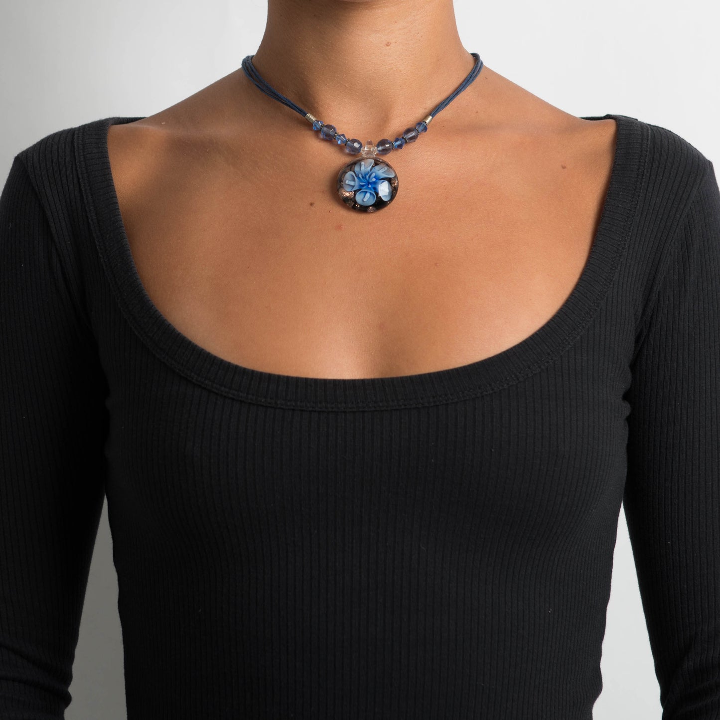 BLUE PENDANT NECKLACE