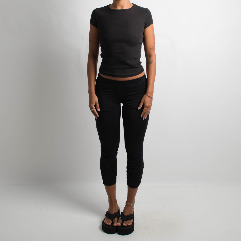 BLACK RUCHED CAPRI LEGGINGS