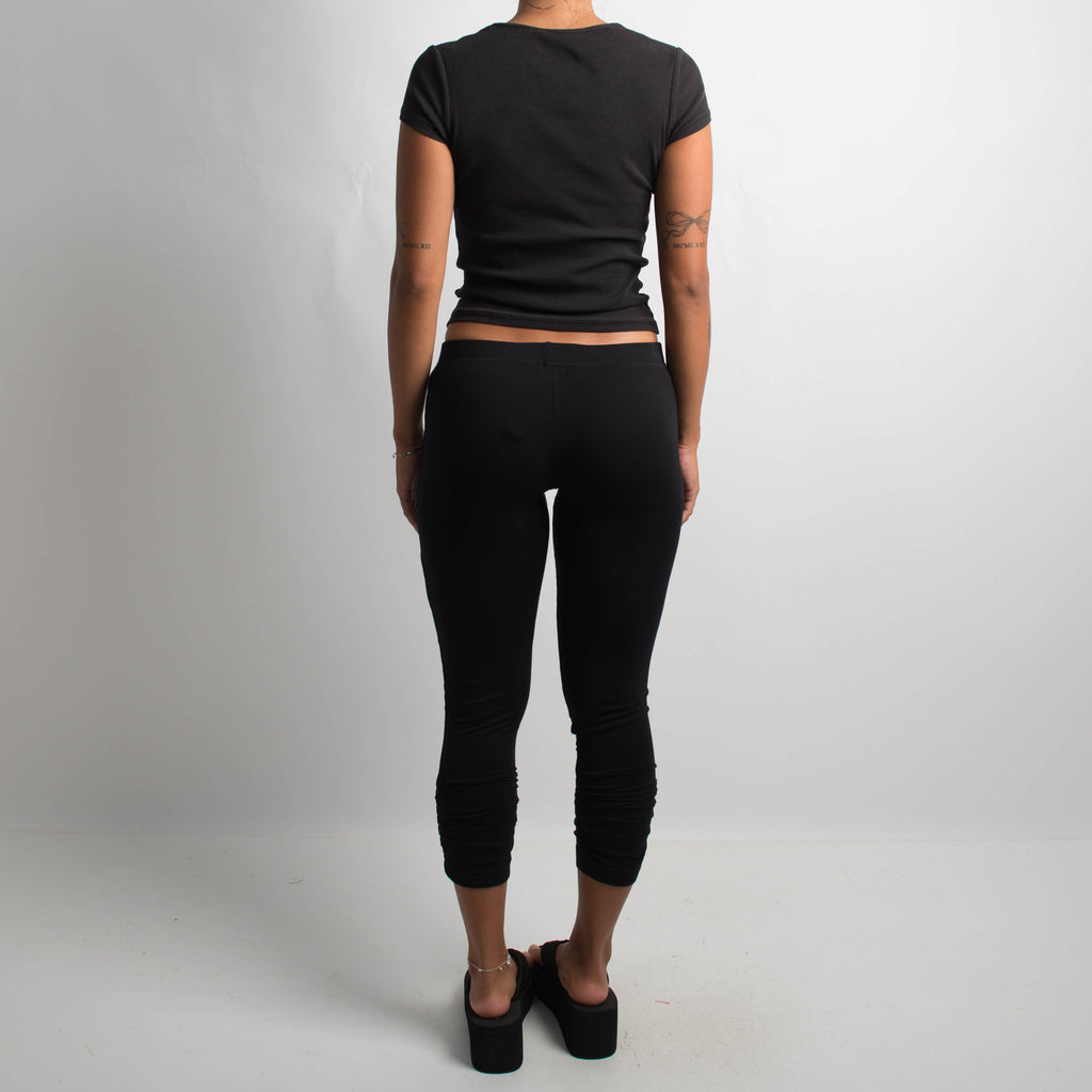 BLACK RUCHED CAPRI LEGGINGS