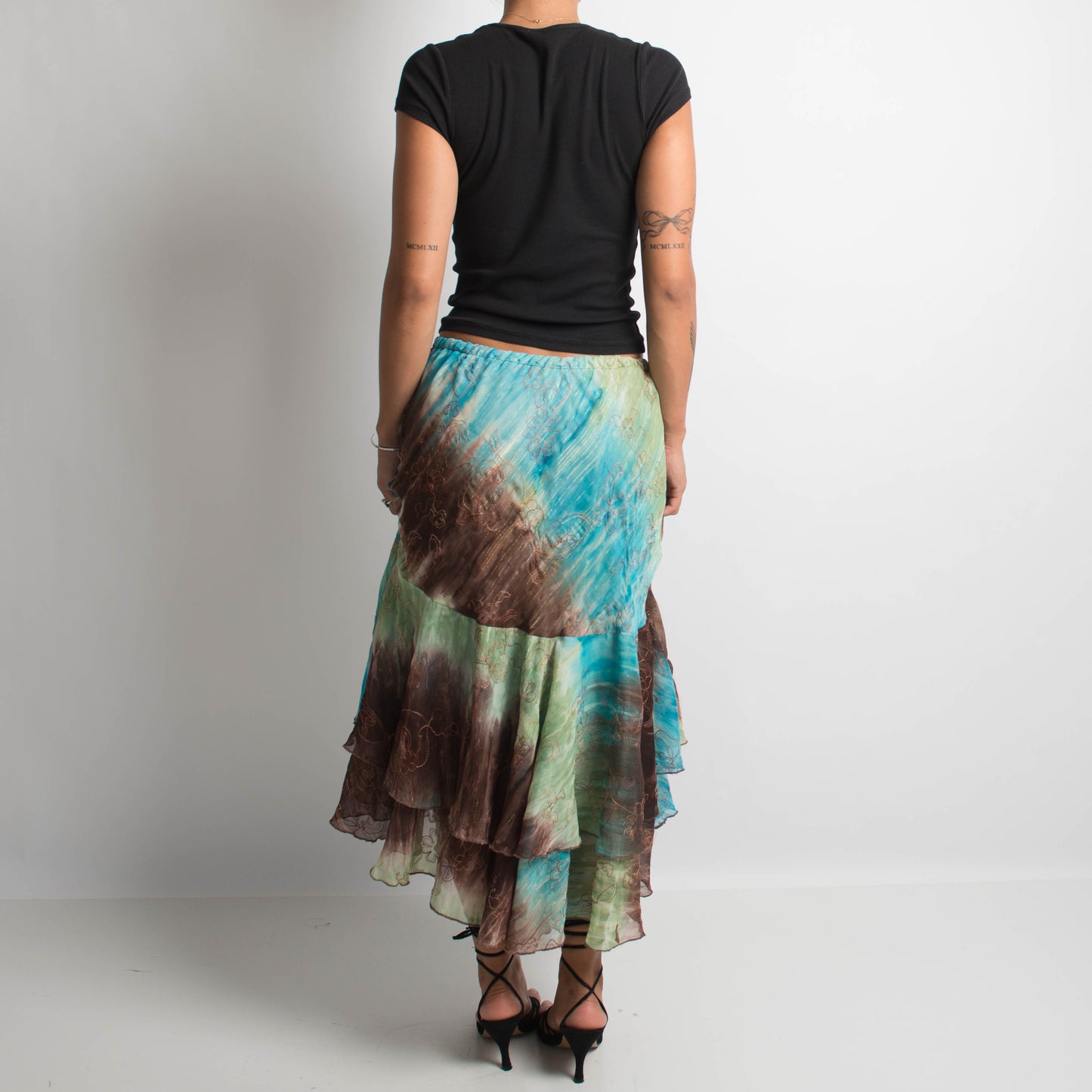 LAYERED MIDI SKIRT