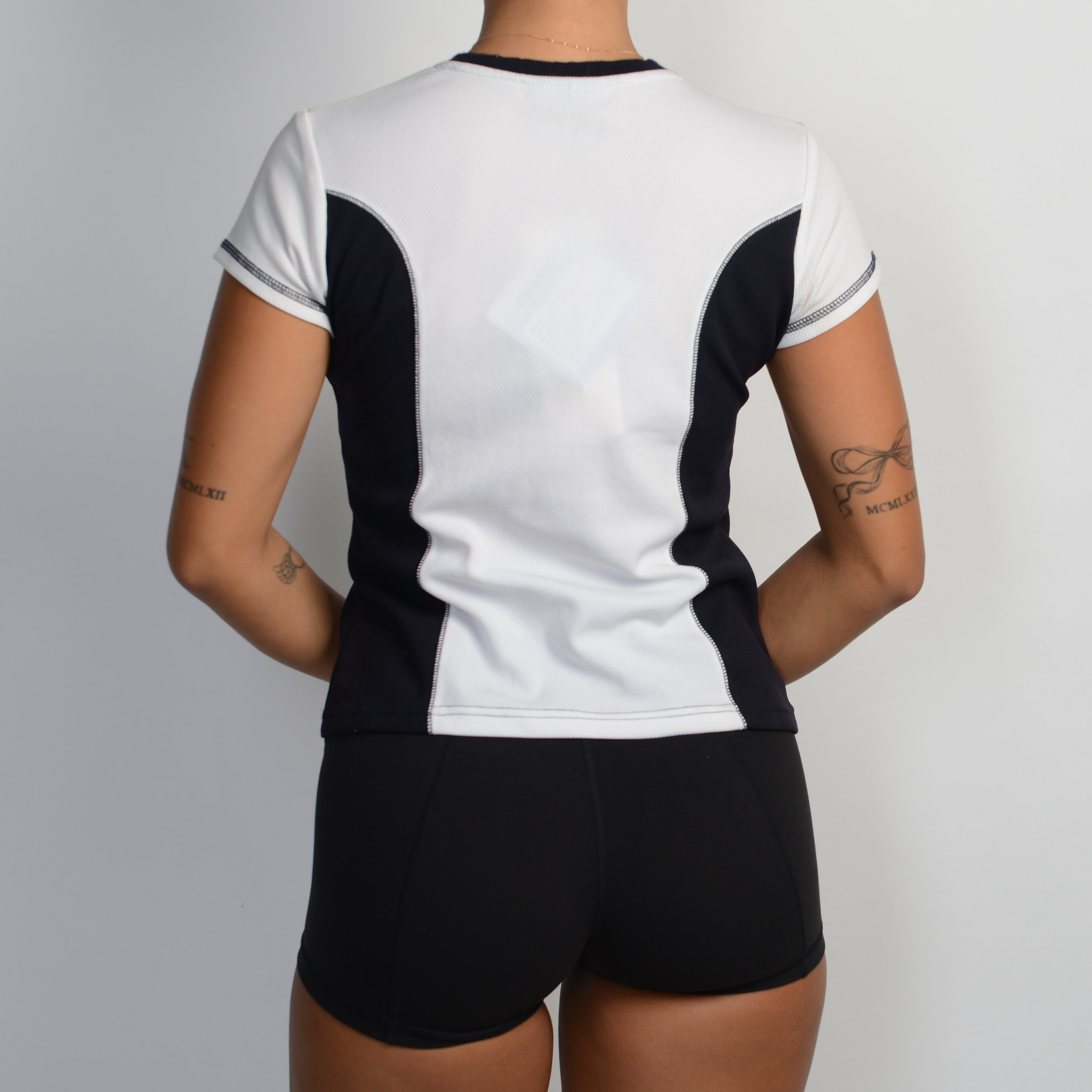 ACTIVE V NECK BABY TEE