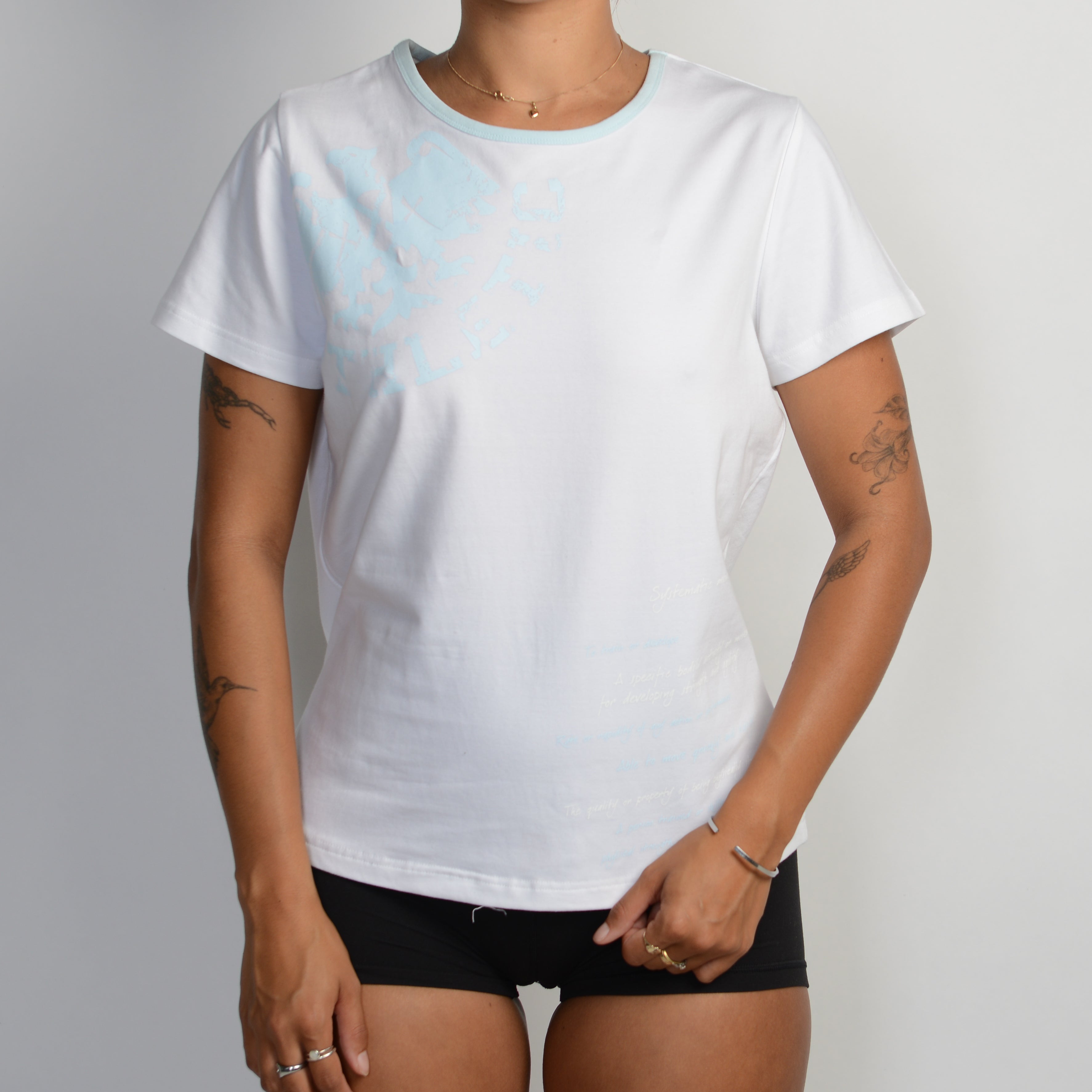 WHITE GRAPHIC TEE