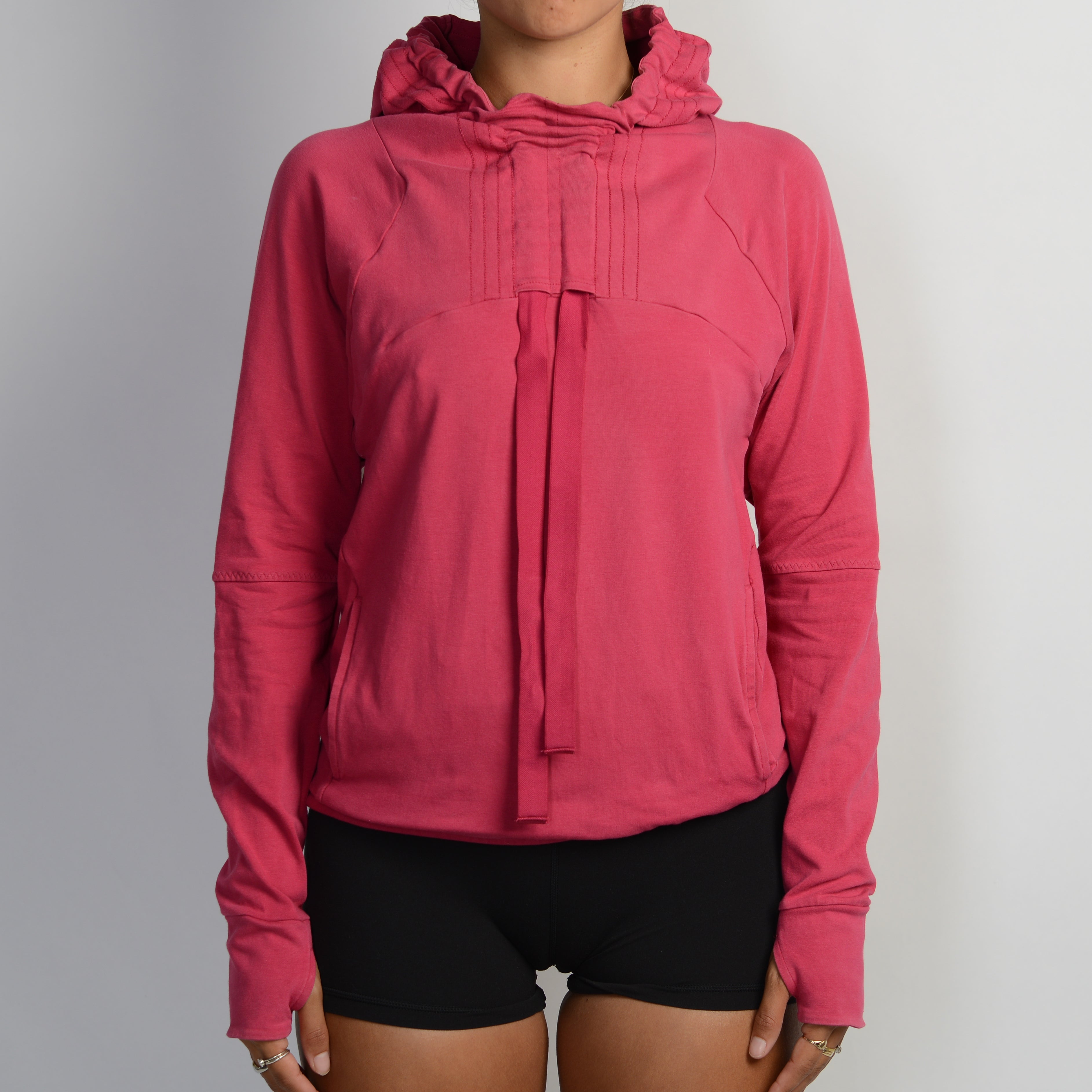 HOODED LONG SLEEVE TOP