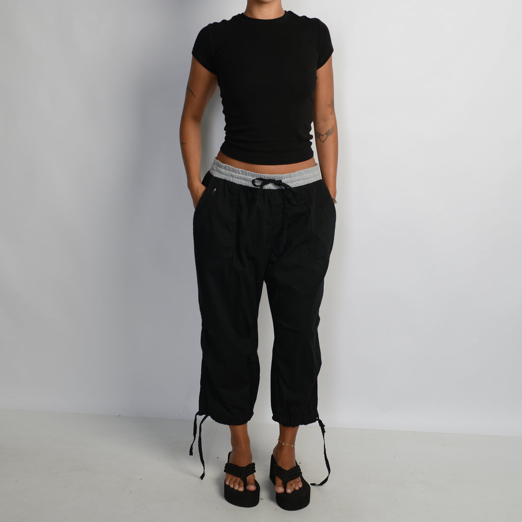 BLACK CROP CARGO PANTS