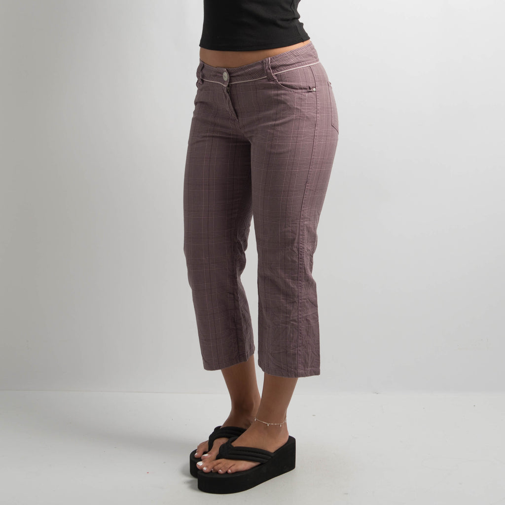 PINK GINGAM CAPRI PANTS
