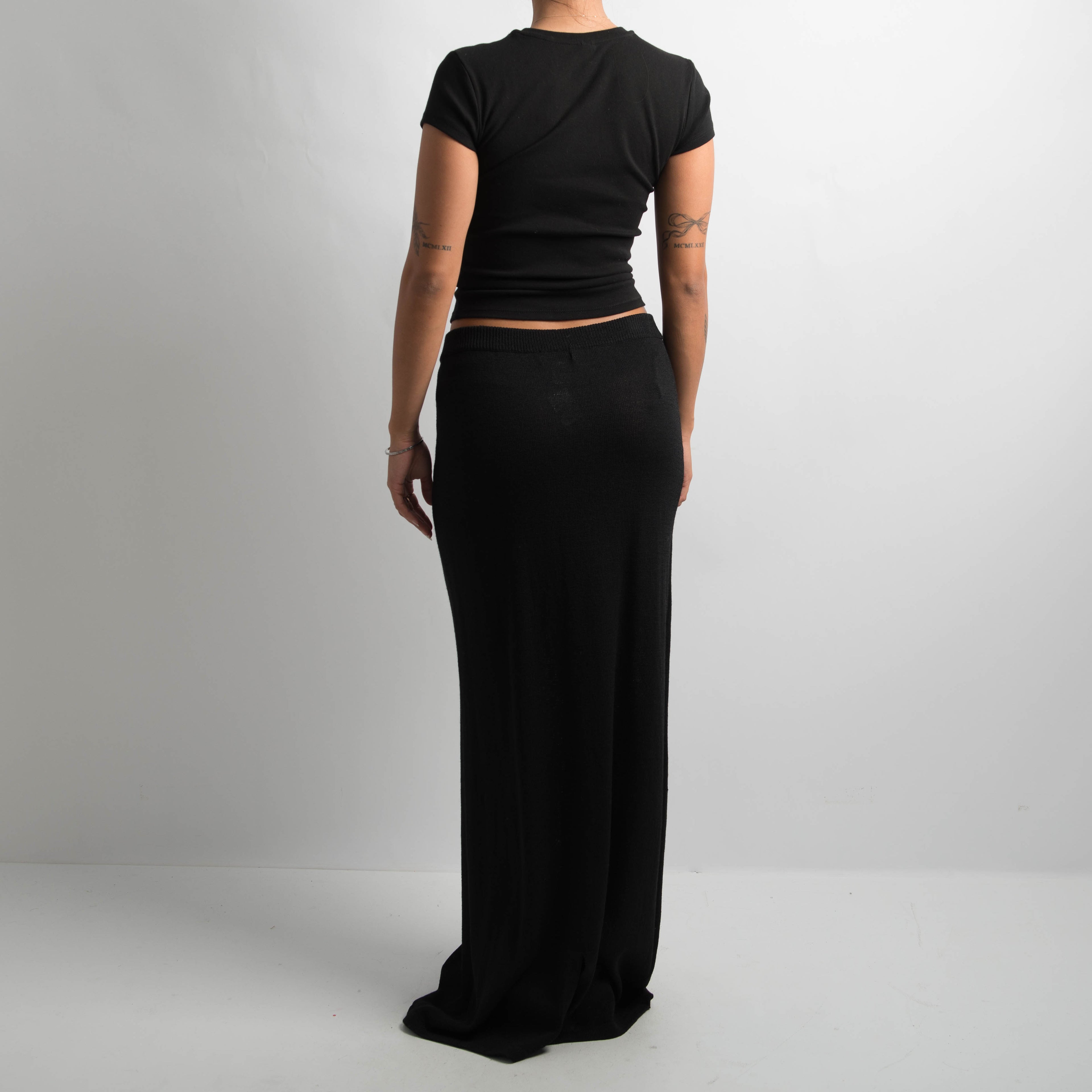 BLACK KNIT MAXI SKIRT
