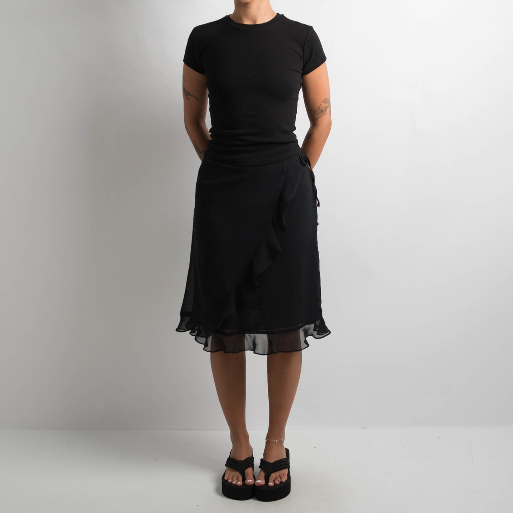 BLACK MIDI SKIRT