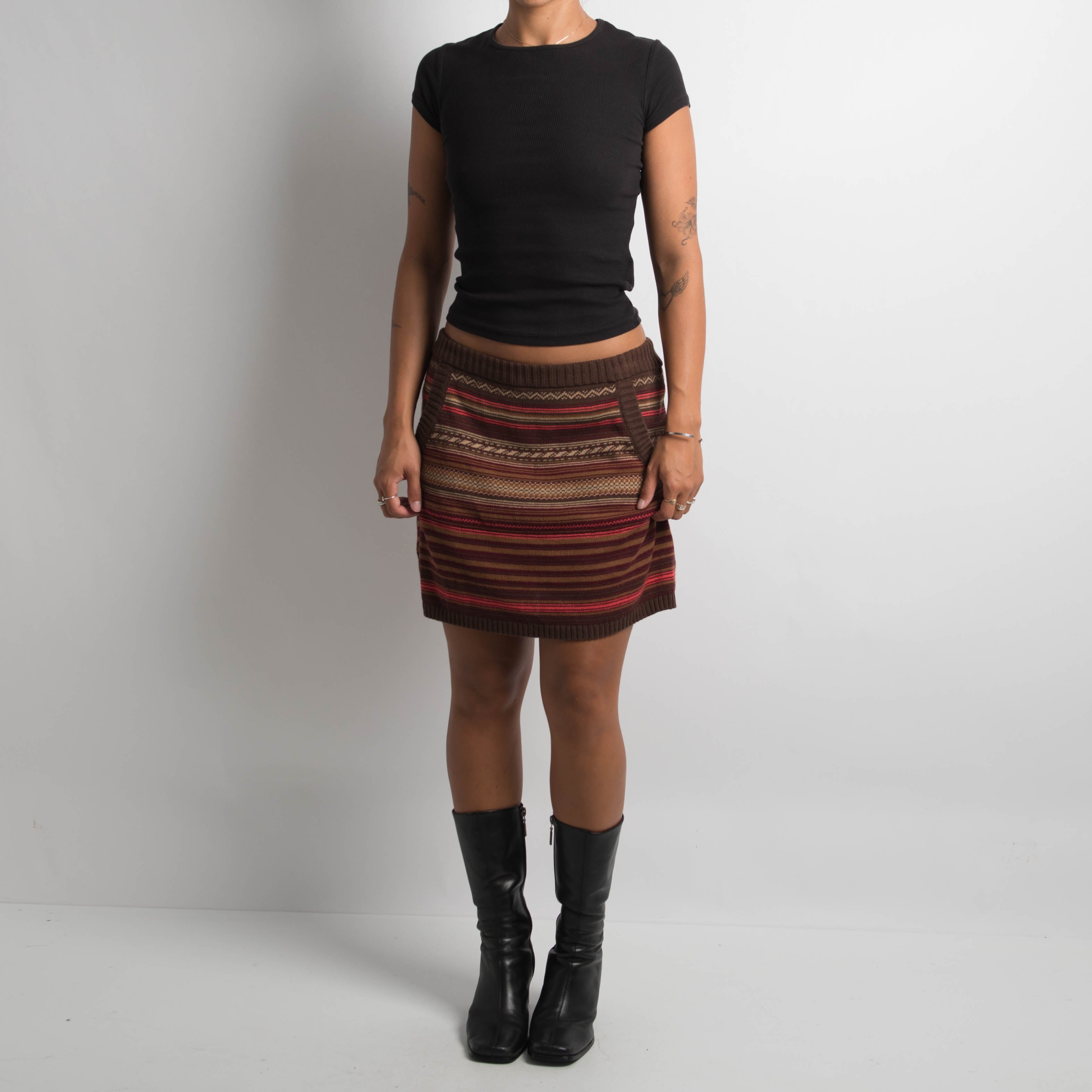 PATTERNED KNIT MINI SKIRT