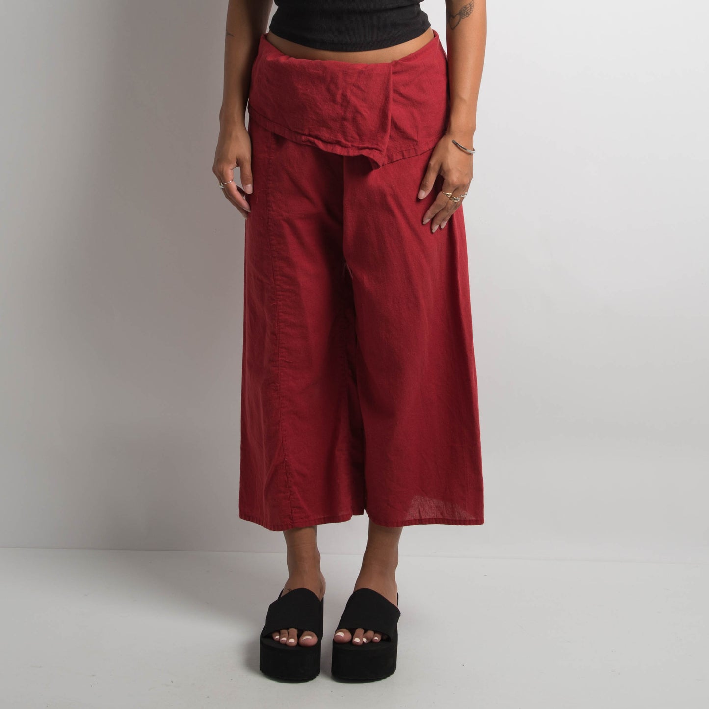 RED WIDE LEG PANTS