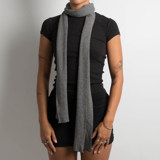 GREY STRIPED SCARF