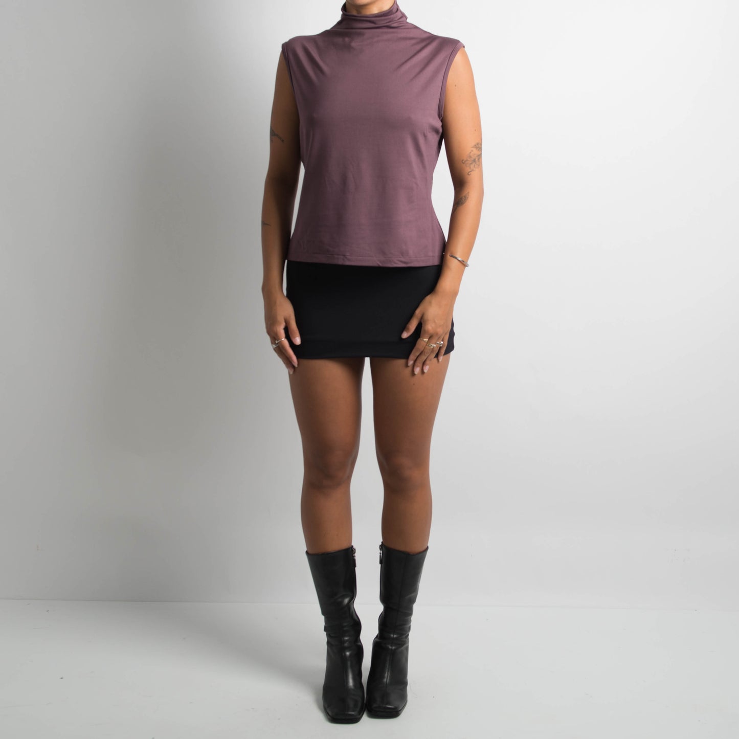 PURPLE SLEEVELESS MOCKNECK