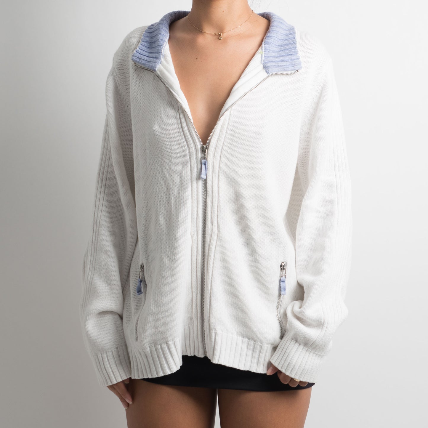 WHITE ZIP FRONT KNIT