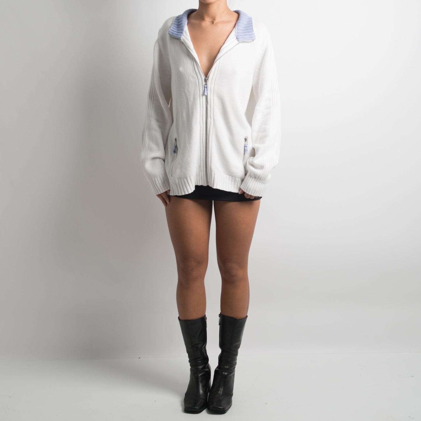 WHITE ZIP FRONT KNIT