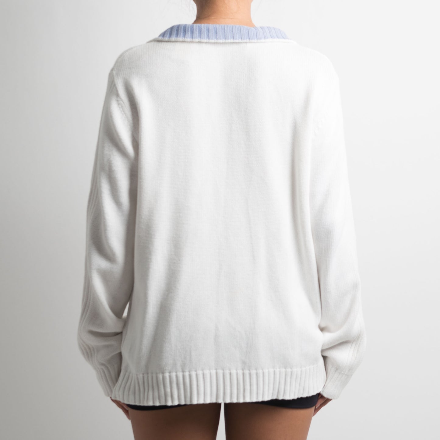 WHITE ZIP FRONT KNIT