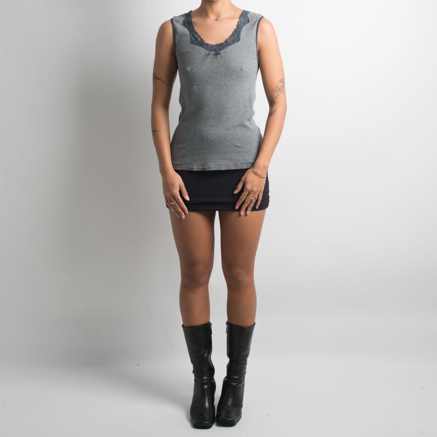 GREY POINTELLE TANK TOP