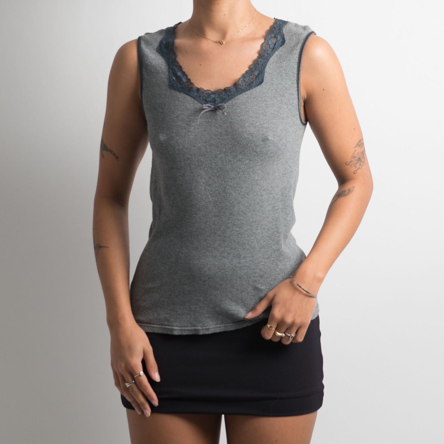 GREY POINTELLE TANK TOP