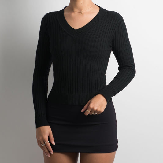 BLACK RIBBED LONG SLEEVE