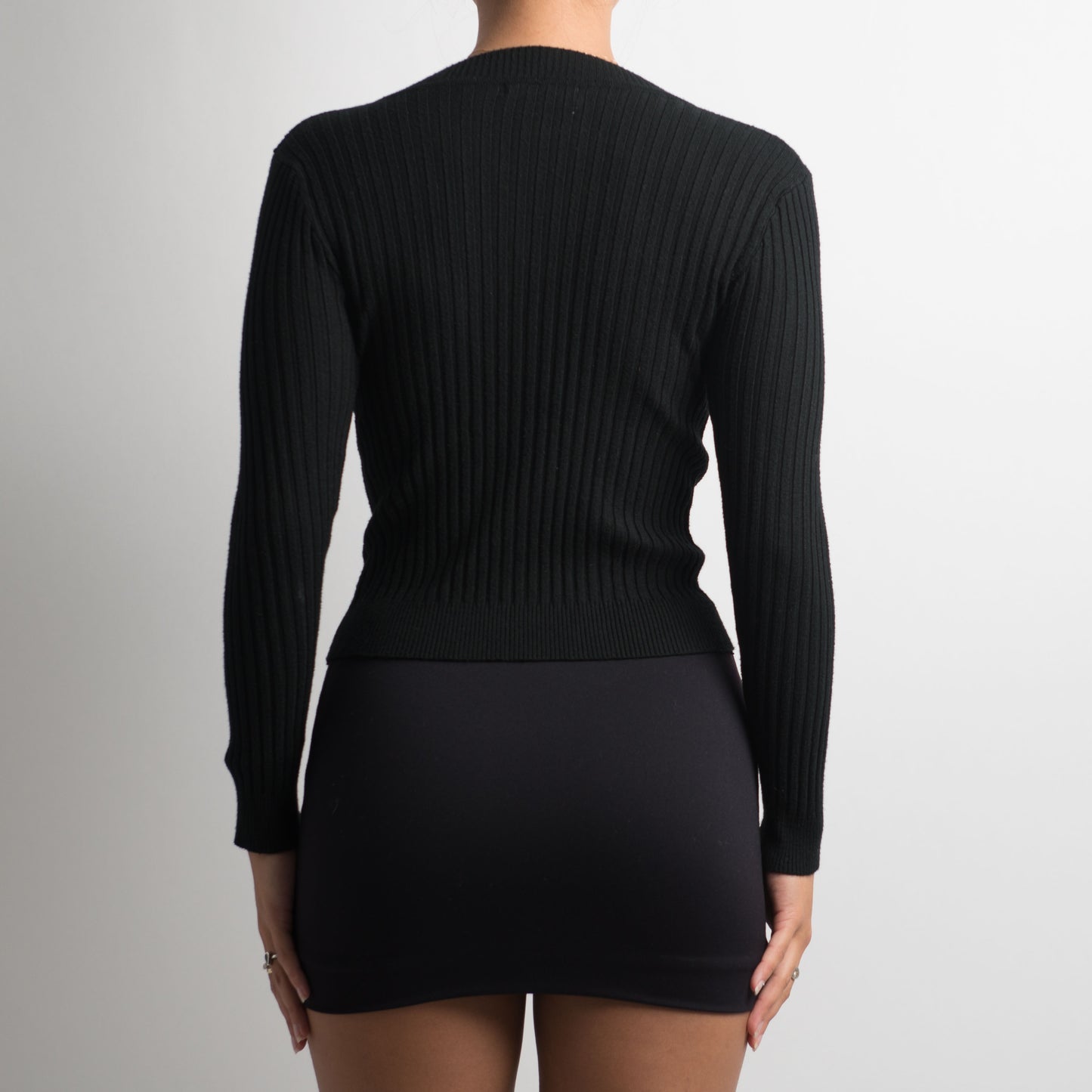 BLACK RIBBED LONG SLEEVE