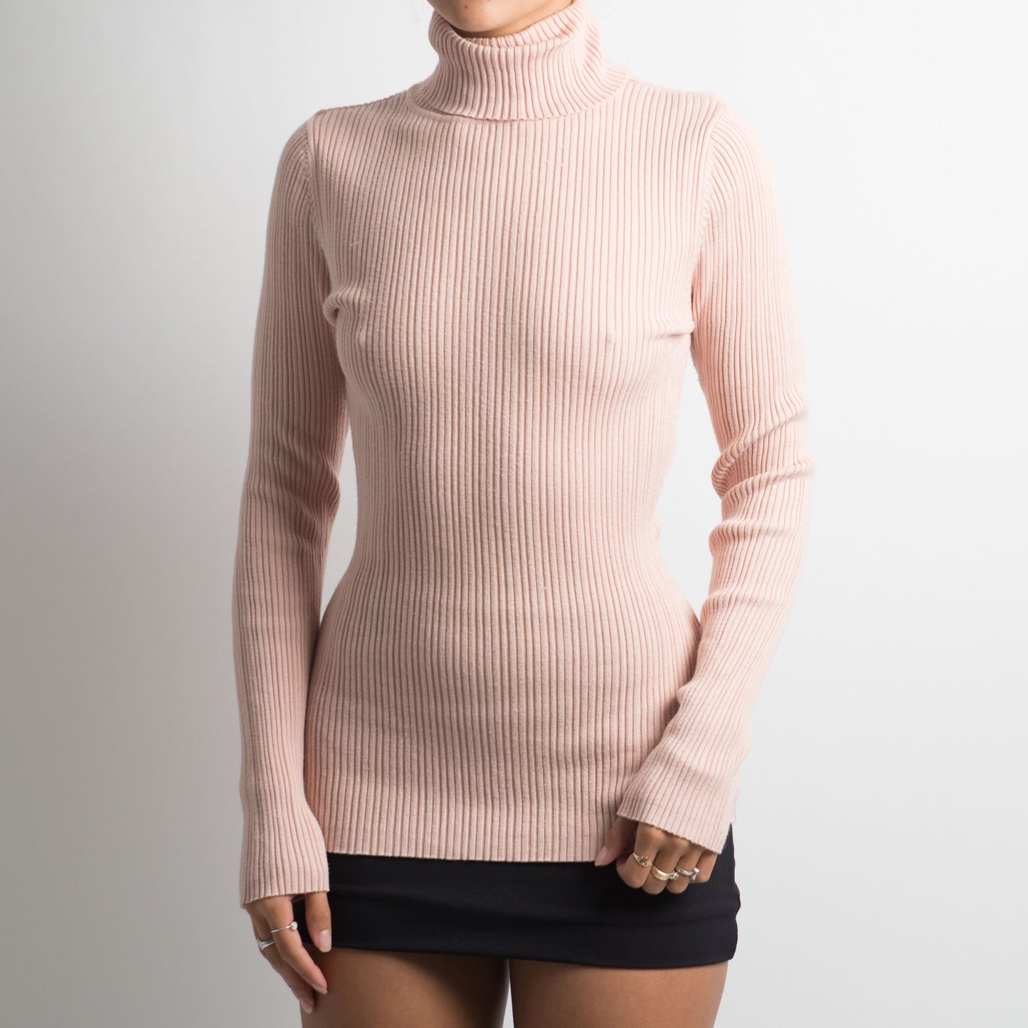 PINK RIBBED TURTLENECK