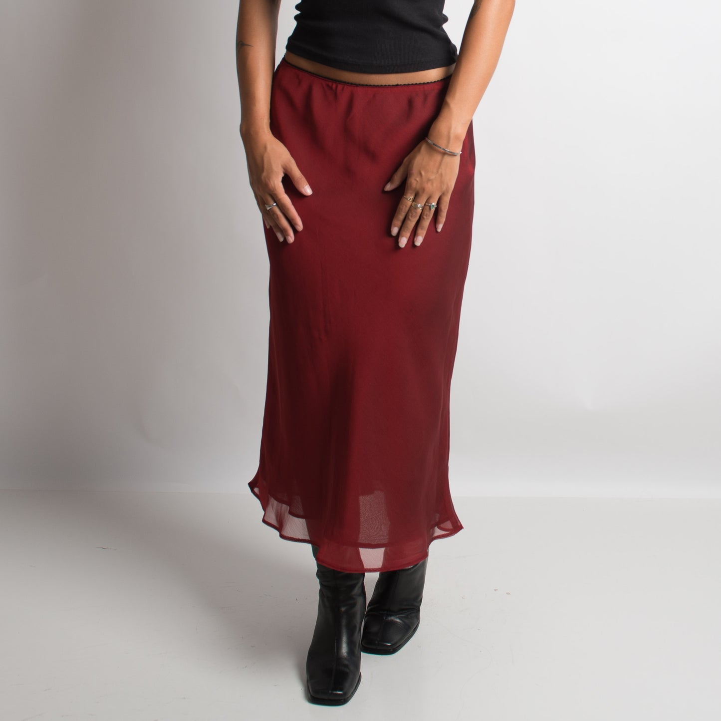 RED MIDI SKIRT