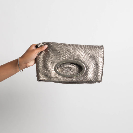 TEXTURED METALLIC CLUTCH