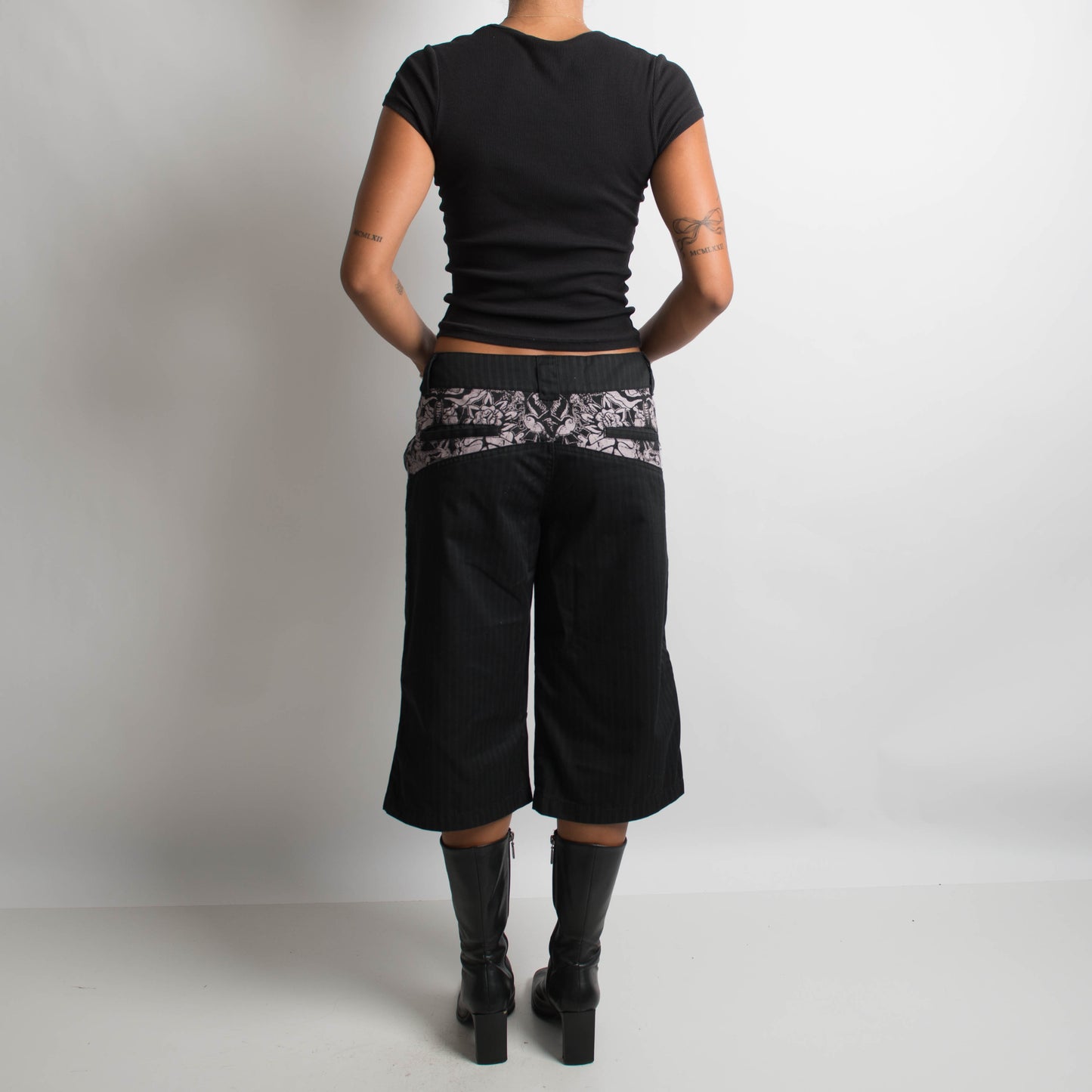 BLACK WIDE LEG CAPRI PANT