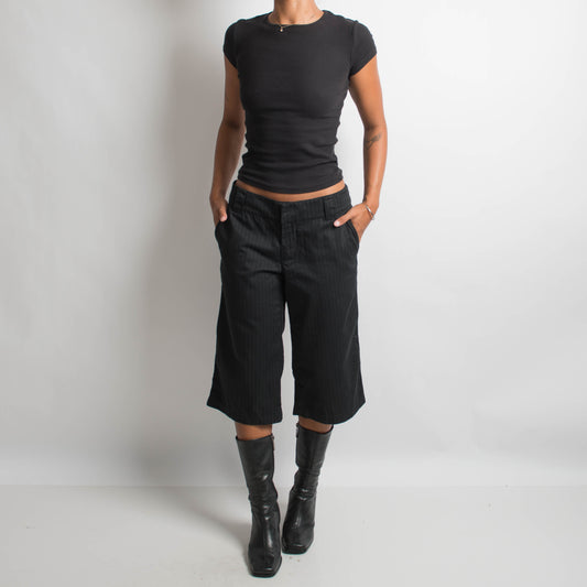 BLACK WIDE LEG CAPRI PANT