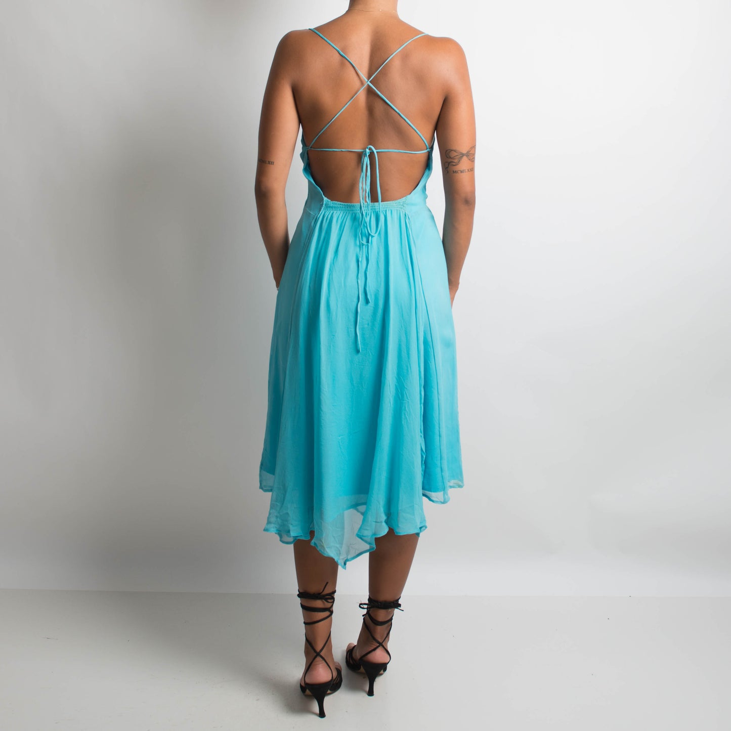 ROBE EN SOIE BLEUE