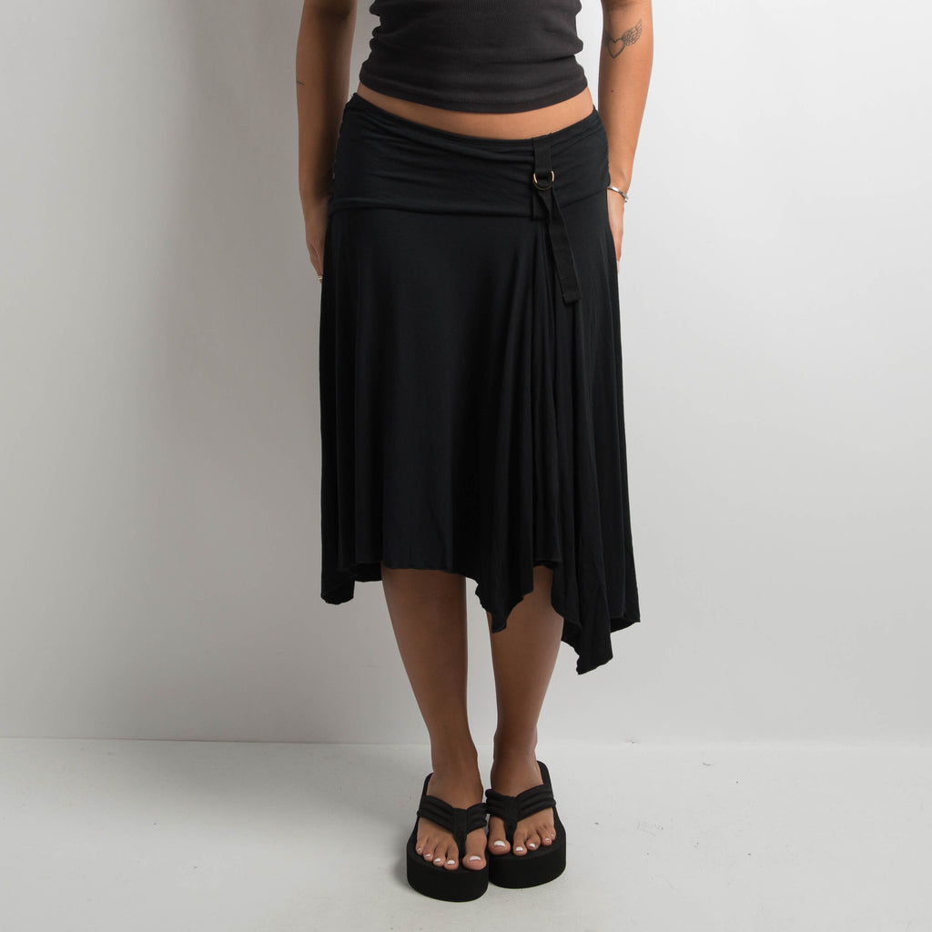 BLACK ASYMMETRIC SKIRT