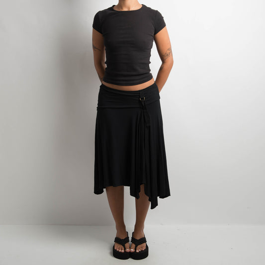 BLACK ASYMMETRIC SKIRT