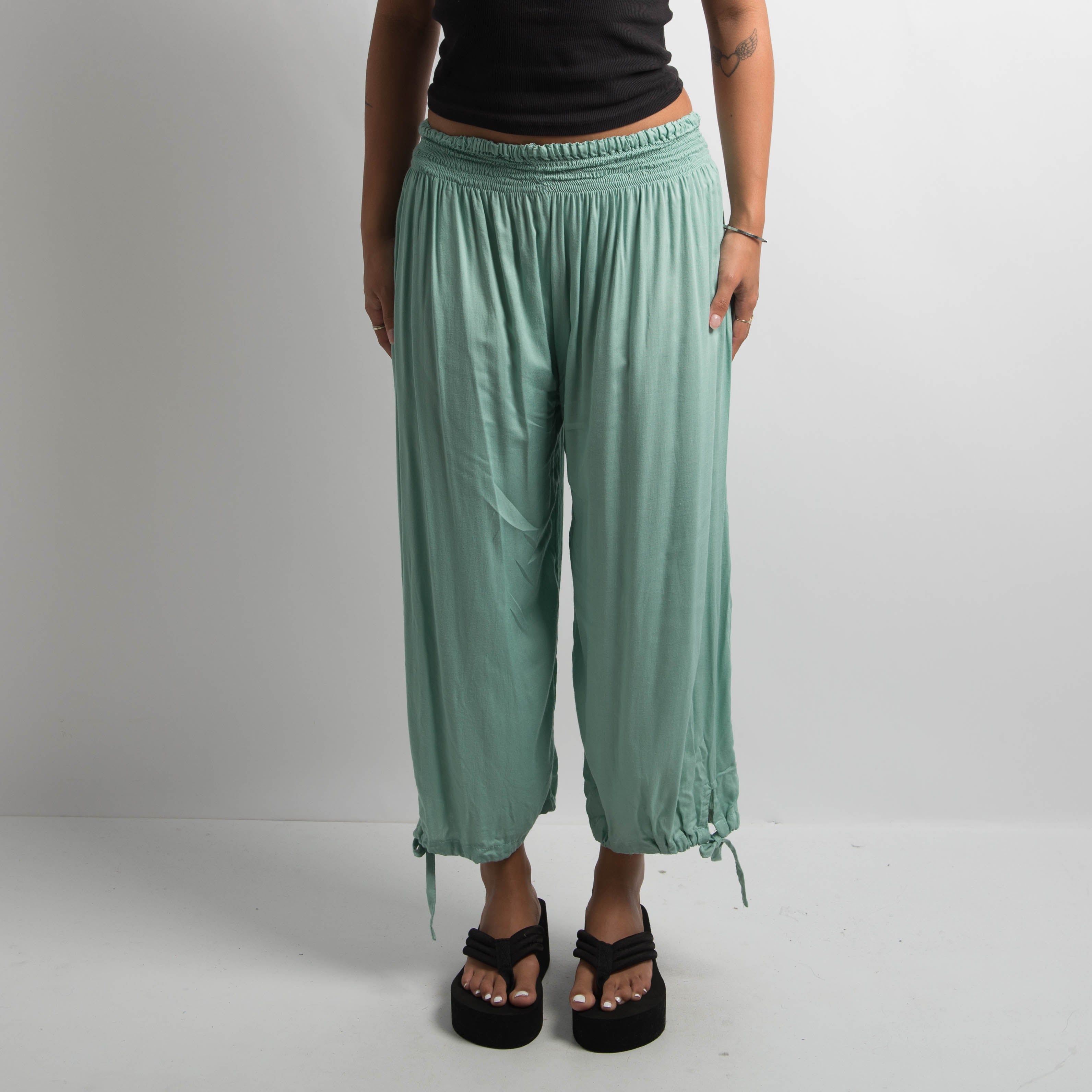 AQUA CROP PANTS