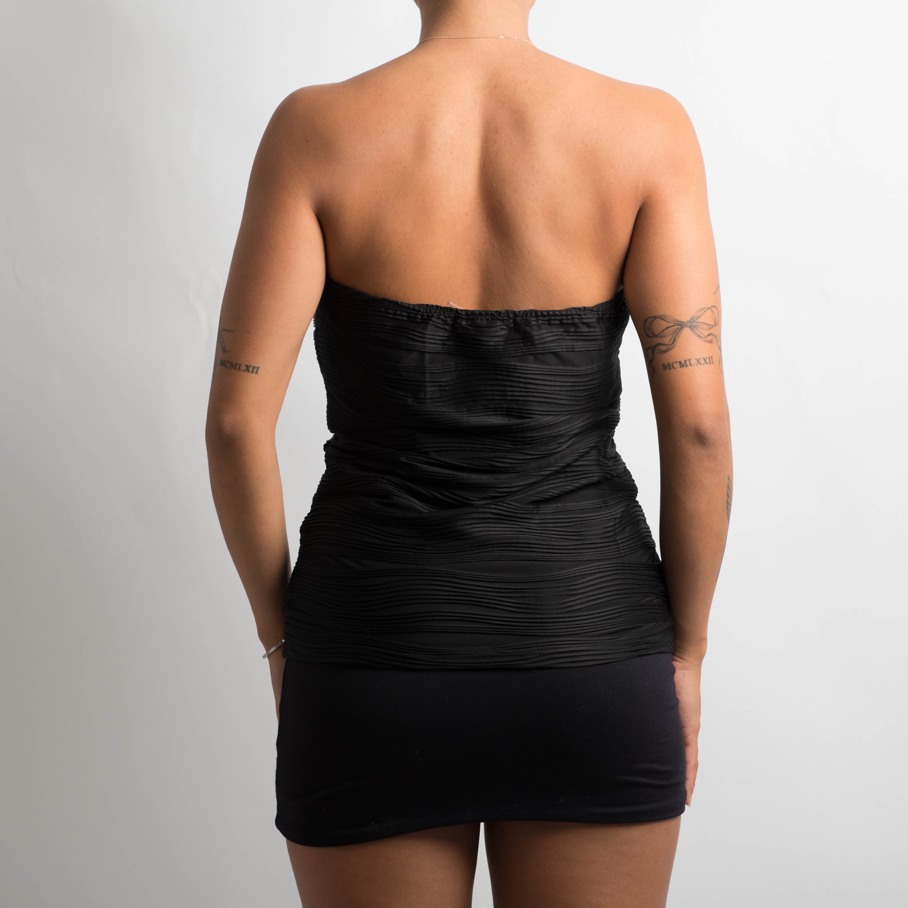 STRAPLESS TEXTURED TOP