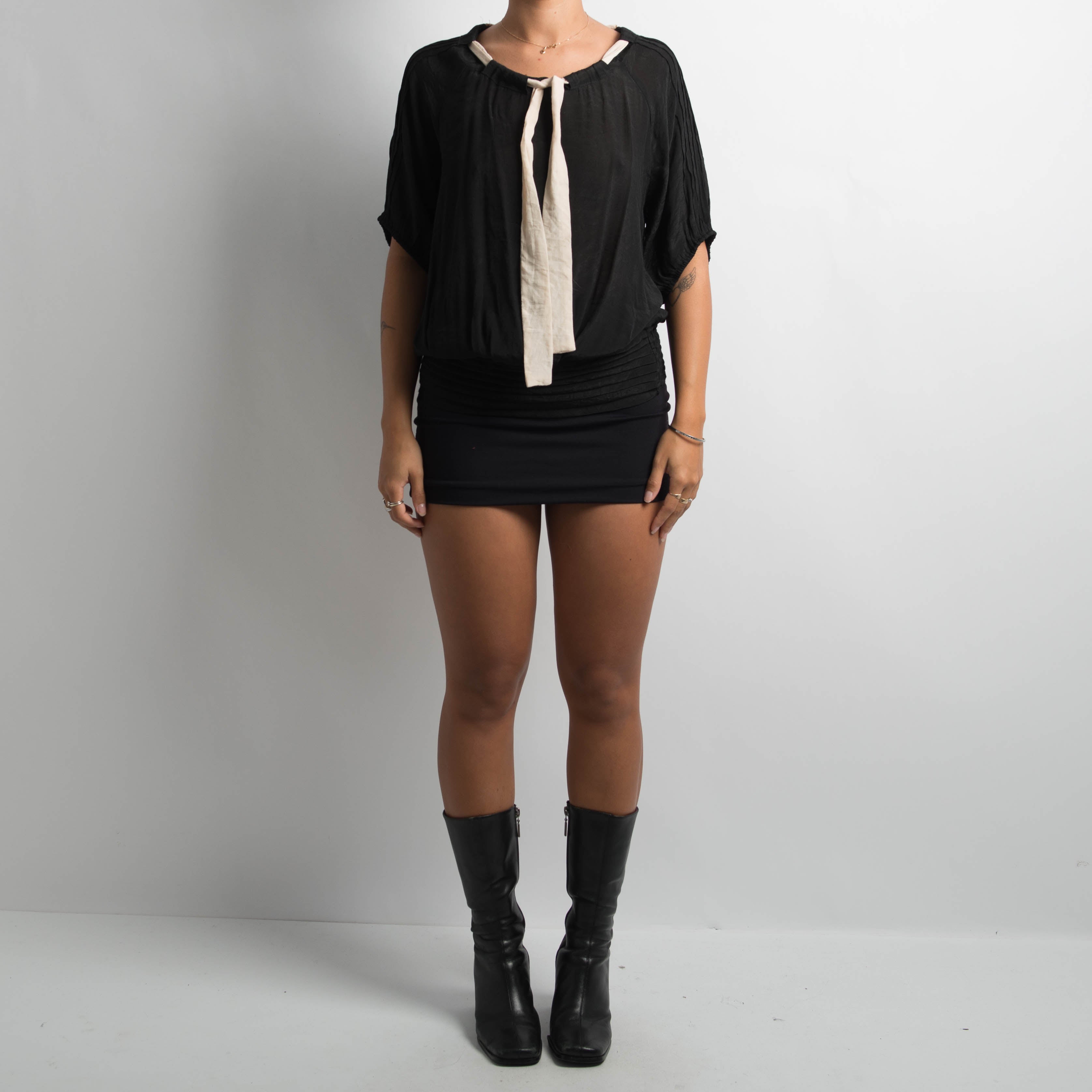 BLACK DRAWSTRING TOP