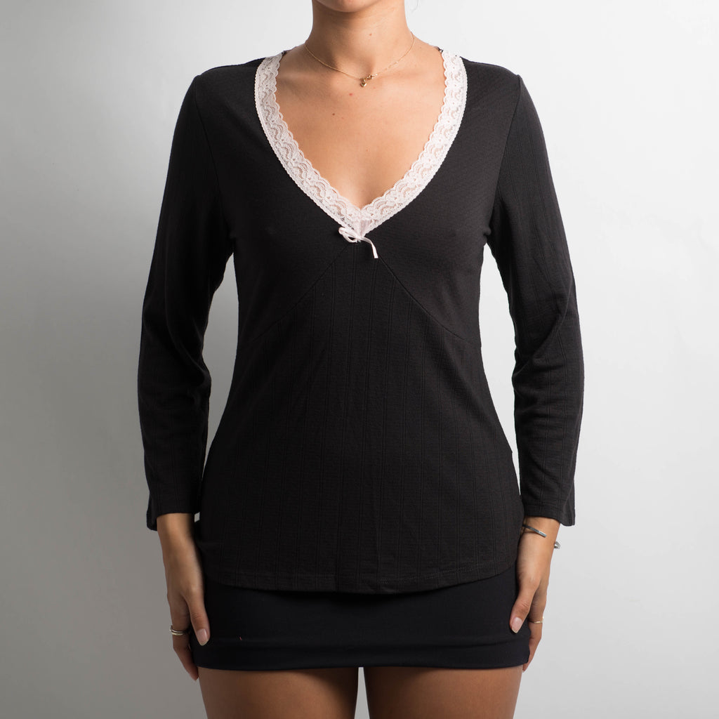 BLACK POINTELLE TOP