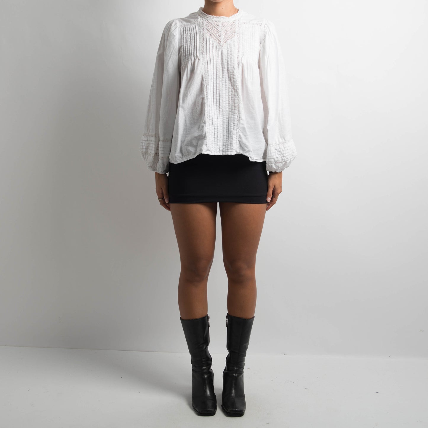 WHITE PRAIRIE BLOUSE