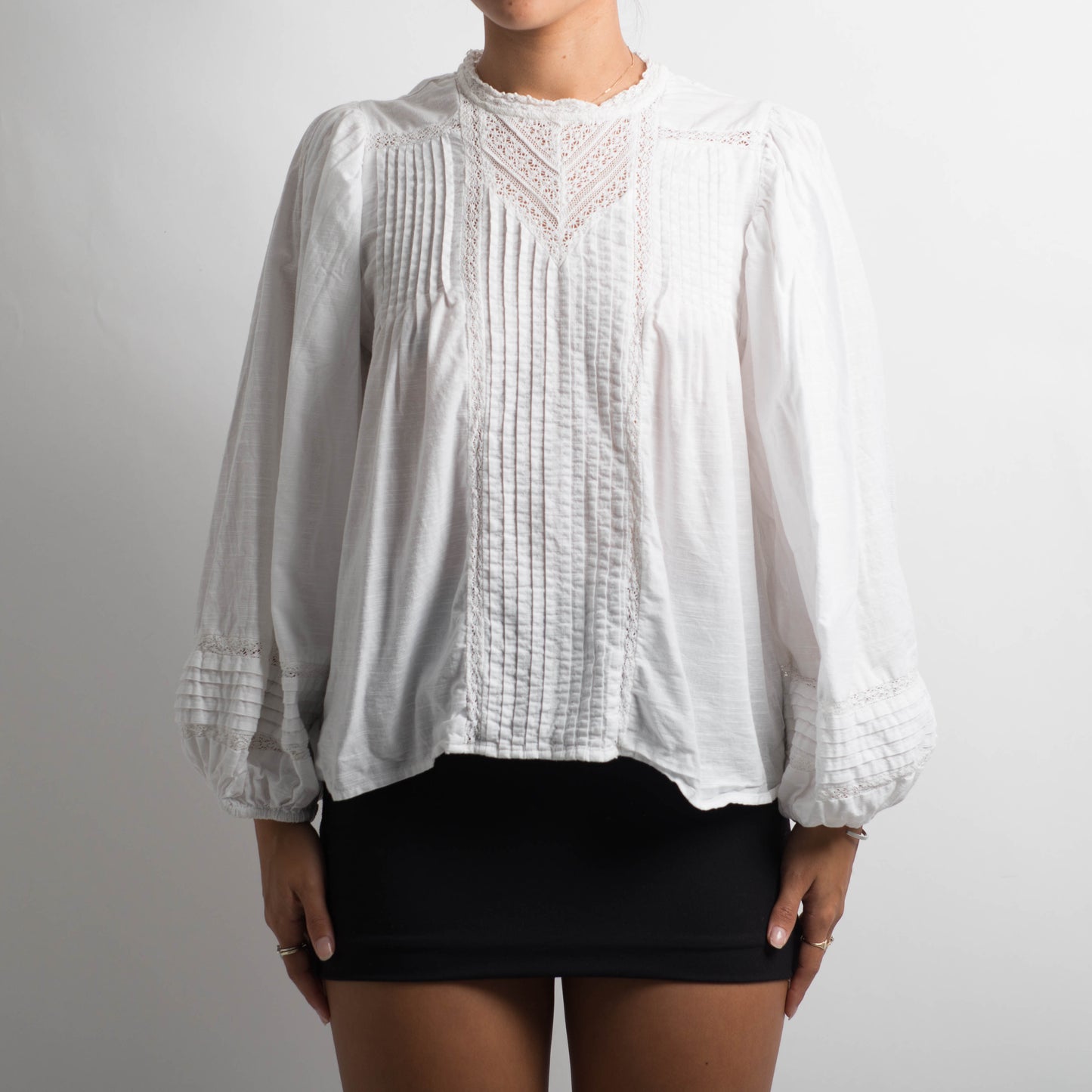 WHITE PRAIRIE BLOUSE