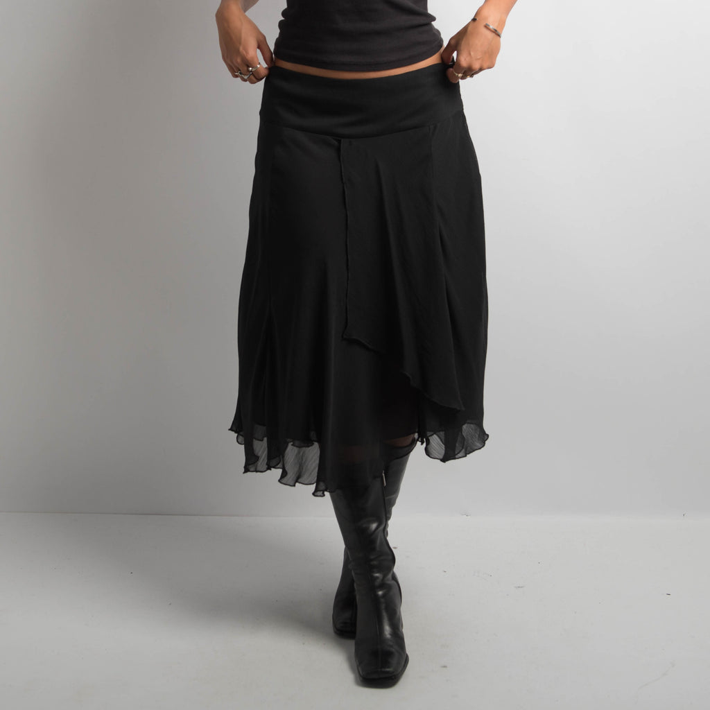 BLACK MIDI SKIRT