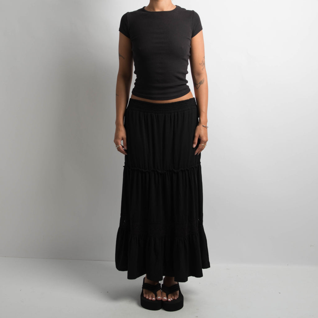 BLACK TIERED SKIRT