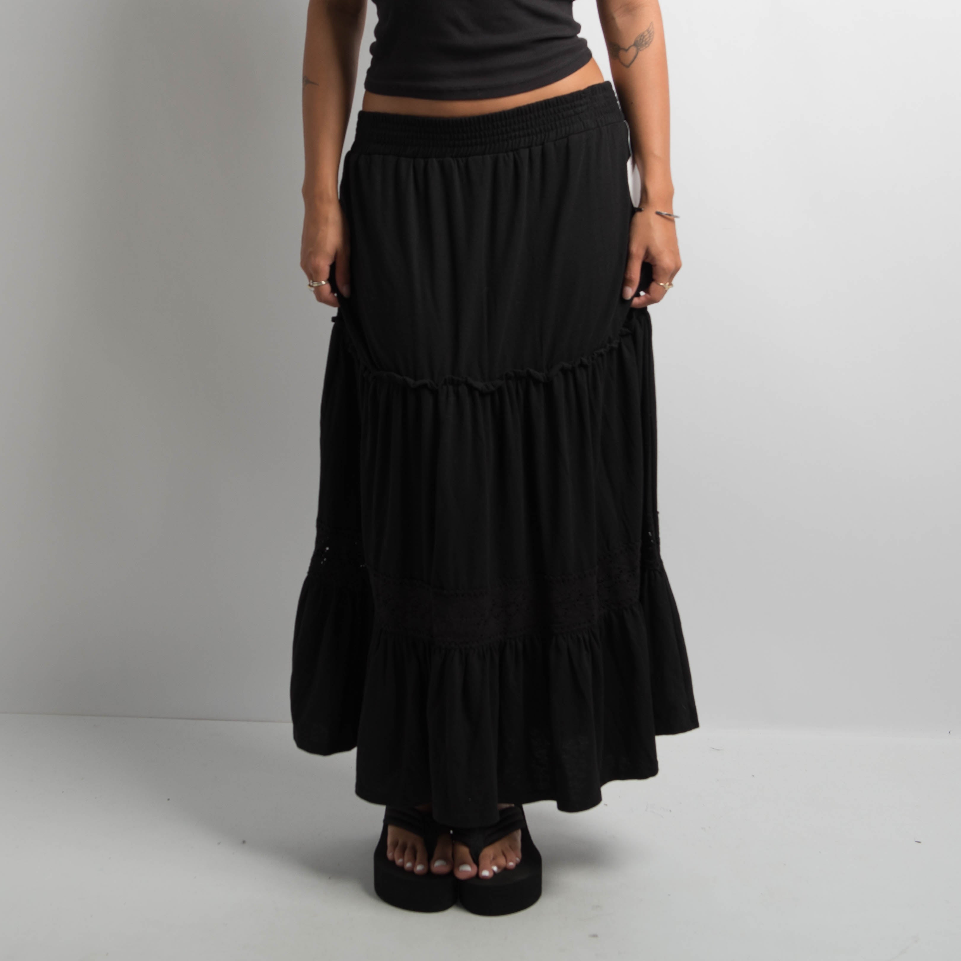 BLACK TIERED SKIRT